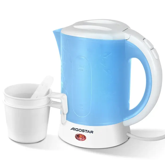 Aigostar Bouilloire de Voyage Électrique 0.6L Compacte 650W Économe en Énergie Sans BPADeux tasses et deux cuillères incluses.