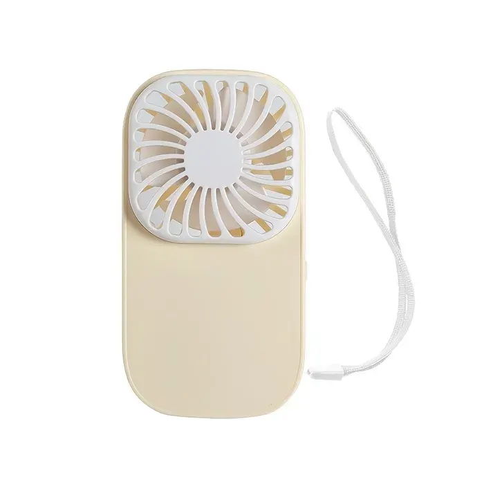 Ce mini-ventilateur portable est alimenté par des piles sèches et dispose dun réglage de débit dair à une seule vitesse. — coloris Beige