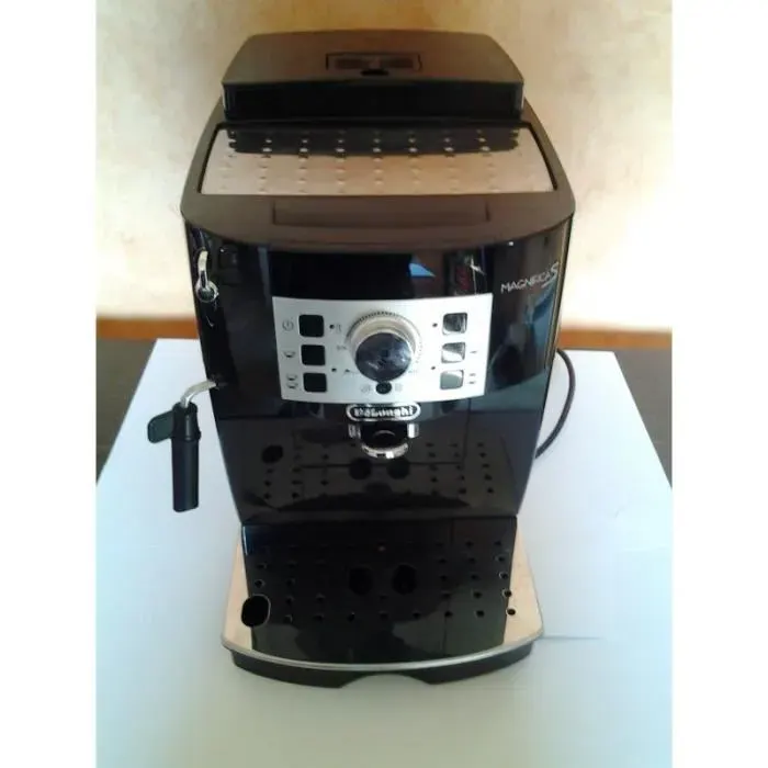 DeLonghi Magnifica S ECAM 21.110.B - Machine à café automatique avec buse vapeur Cappuccino - 15 bar