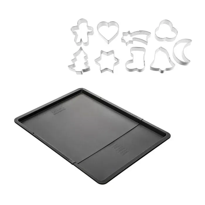 Ensemble avec plaque à pâtisserie extensible et 9 emporte-pièces de Noël sur cintre - ZENKER