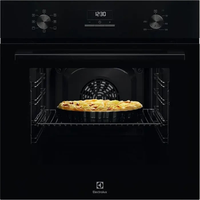 Four encastrable électrique noir - Electrolux - Convection - Gril électrique - AquaClean auto-nettoyage à la vapeur — coloris Noire
