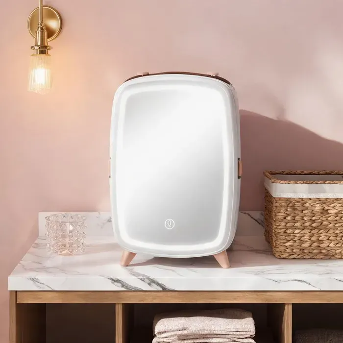 Mini réfrigérateur compact 6 litres soft white pour cosmétiques et boissons