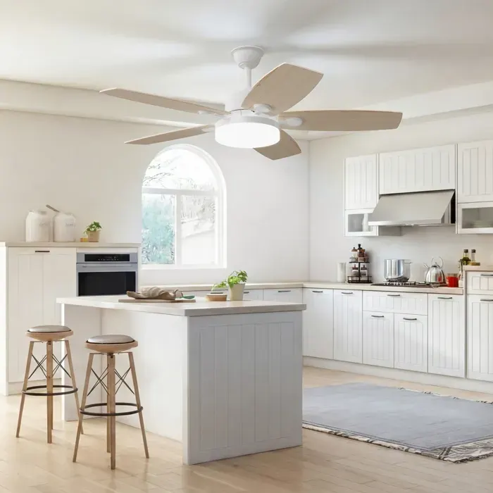 Ventilateur LED 42″ moderne5 pales bois silencieux6 vitessestélécommanderéversible3000–6500 Kclasse Fbois naturel